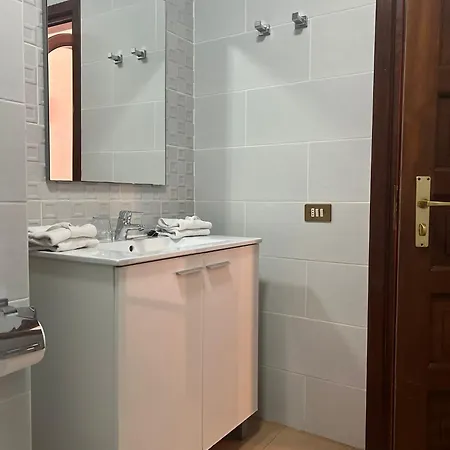 Appartamento Victoria Court Ii Con Wifi Planta Baja Los Cristianos (Tenerife)